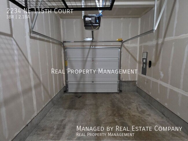 Building Photo - 2234 NE 115th Ct