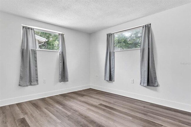 Building Photo - 4348 Shoreline Dr