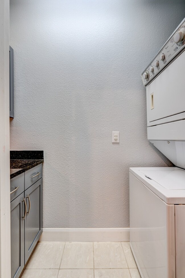 Building Photo - 2299 Lone Star Dr