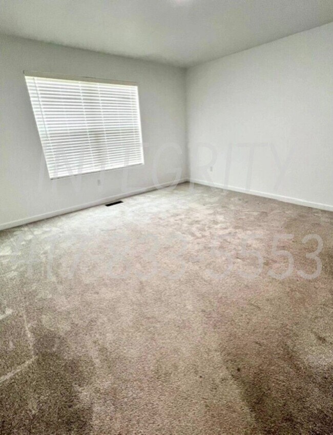 Building Photo - 800 Hoffman Hills Blvd