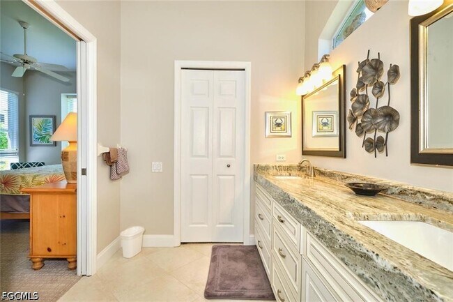 Building Photo - 9240 Willowcrest Ct