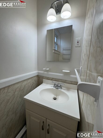 Building Photo - 24 Union St