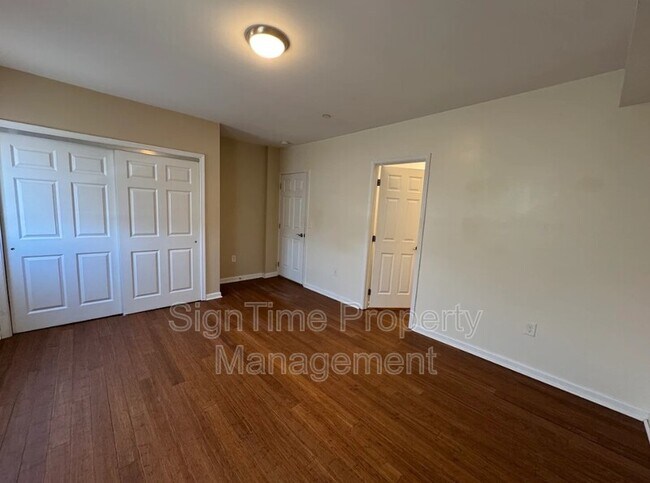 Building Photo - 44 E Franklin St