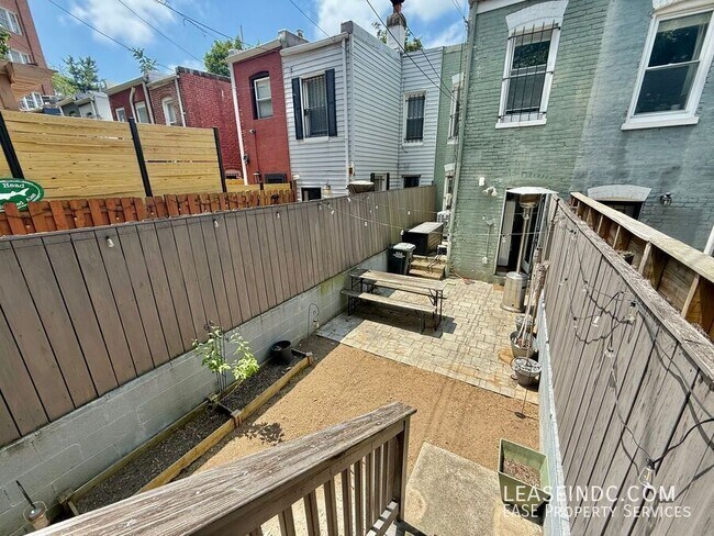 Building Photo - 2333 17th St NW