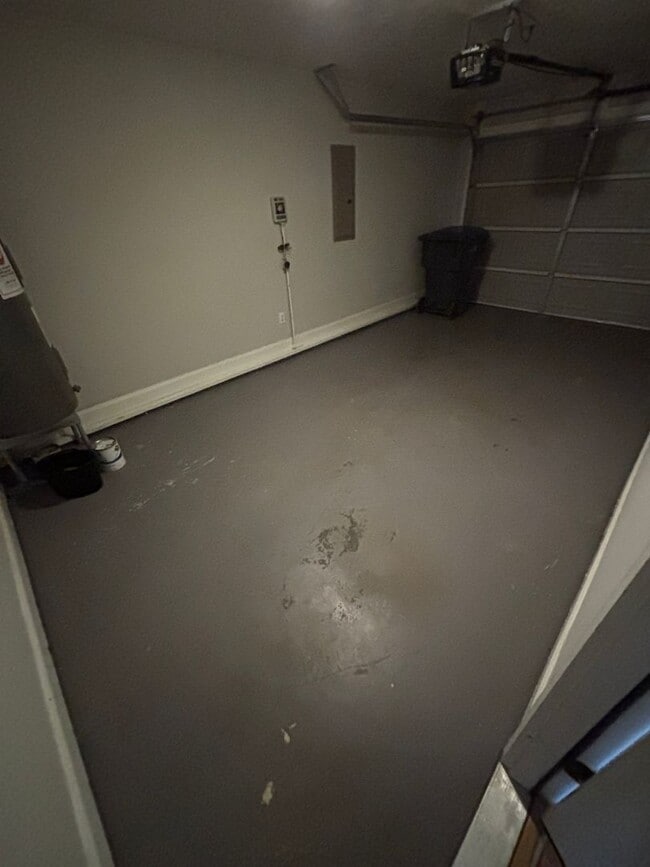 Building Photo - 945 Bryan Cir