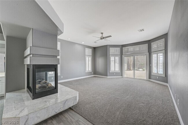 Building Photo - 3800 Beacon Point St