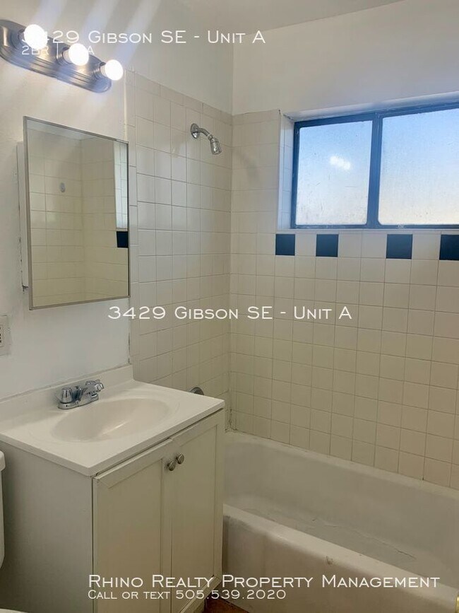 Building Photo - Ready for Immediate Move in! Fully Remodeled.