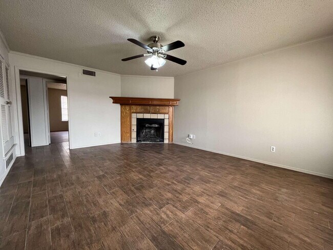 Building Photo - 7405 Waco Ave