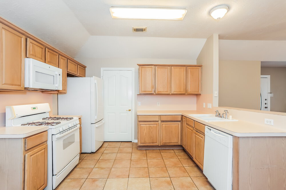 Building Photo - 22946 Sugar Bear Dr