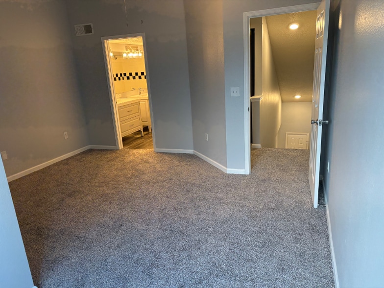 Building Photo - 2176 Eagle Ave