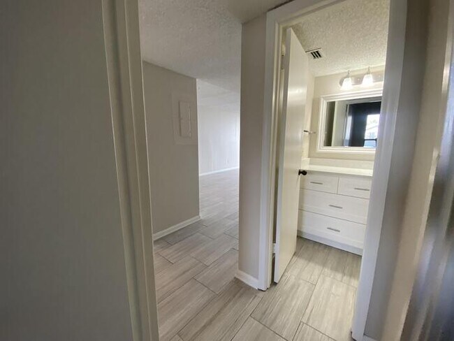 Building Photo - 275 1st St S