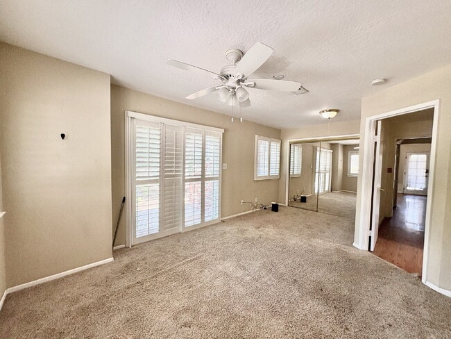 Building Photo - Charming 4-Bed by the Lake in Morgan Hill