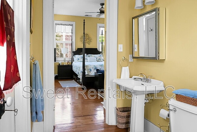 Building Photo - 6 Wentworth St