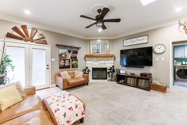 Building Photo - 6037 72nd St