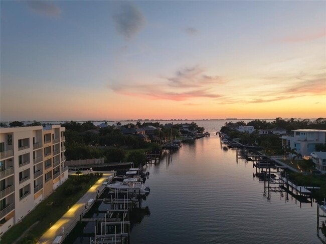 Building Photo - 1709 N Tamiami Trl