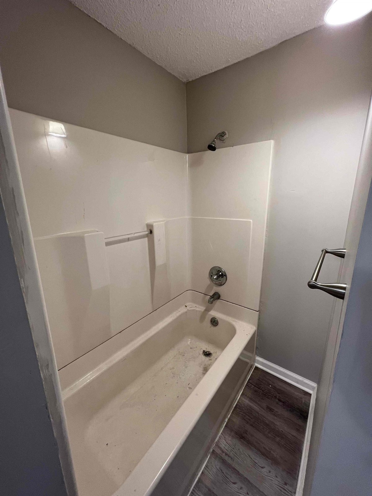 Building Photo - 17000 Melgrave Ave