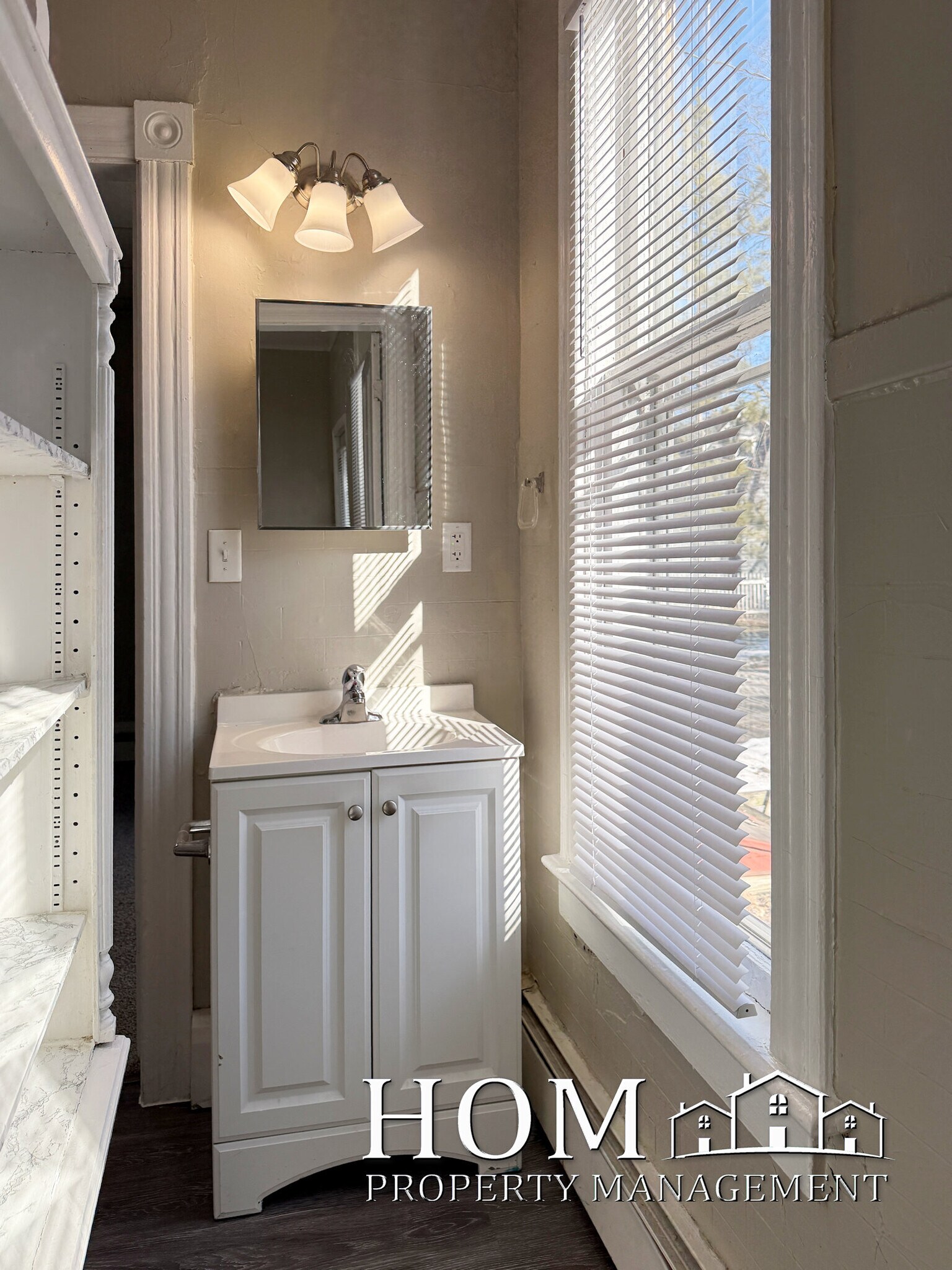 Building Photo - 229 Center St