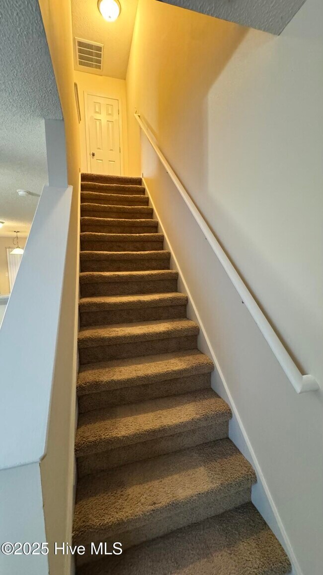 Building Photo - 7003 Banister Loop