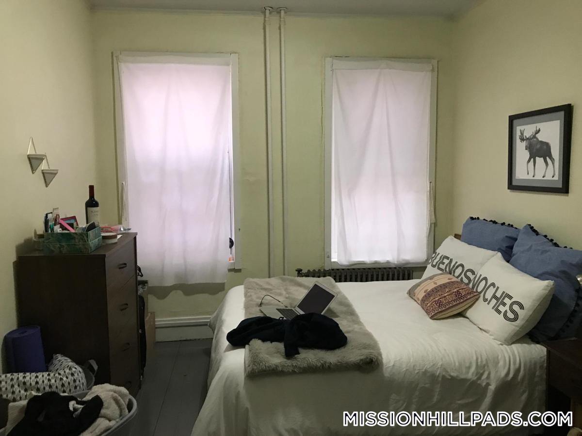 Building Photo - 832 Huntington Ave