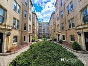 Building Photo - 1 bedroom in CHICAGO IL 60613