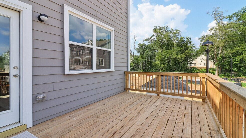 Building Photo - Room in Townhome on Chestnut Trce