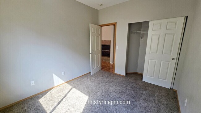 Building Photo - 12857 NE 200th Pl
