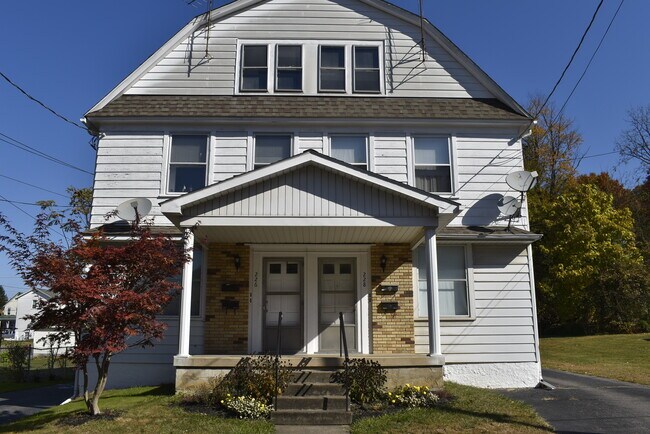 Building Photo - 228 Mill St