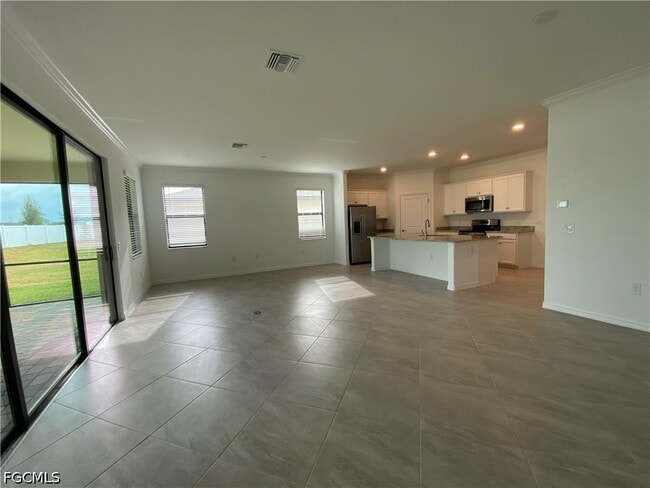 Building Photo - 14662 Cantabria Dr