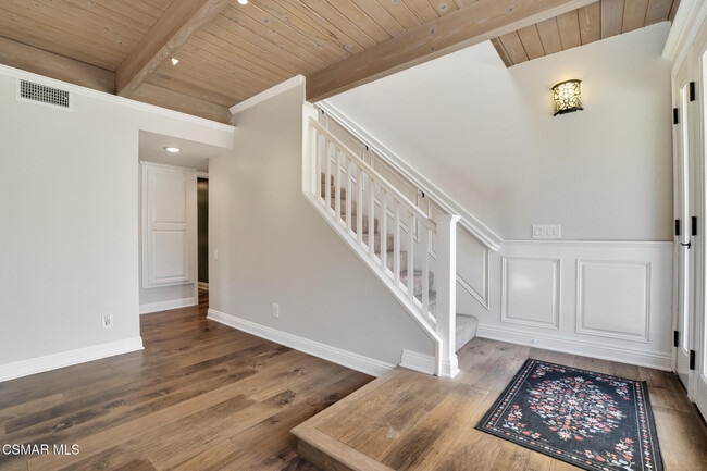 Building Photo - 2995 Dogwood Cir