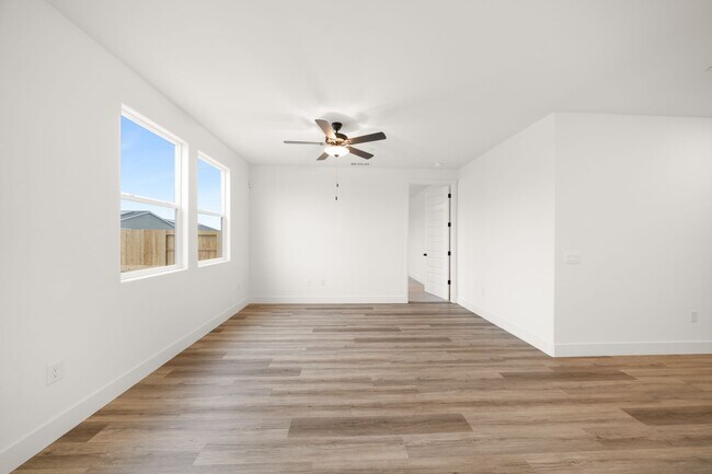 Building Photo - Brand New 4 Bedroom / 2 Bathroom for Lease in Southwest (Panama Ln & Reliance, behind WinCo)- Ava...