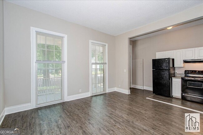 Building Photo - 230 Telfair St