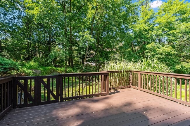 Building Photo - 83 Patriots Rd