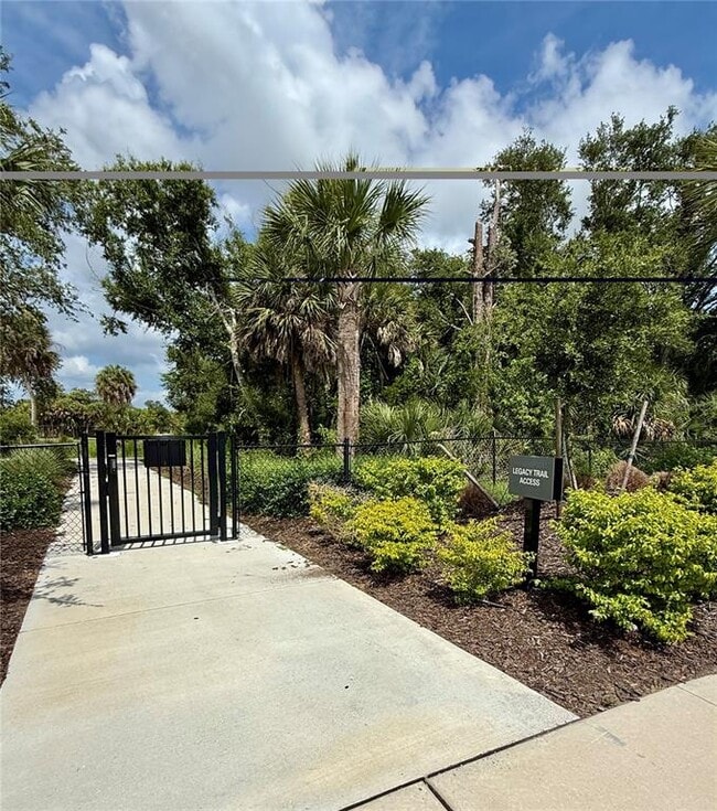 Building Photo - 15132 Cuzcorro Ct