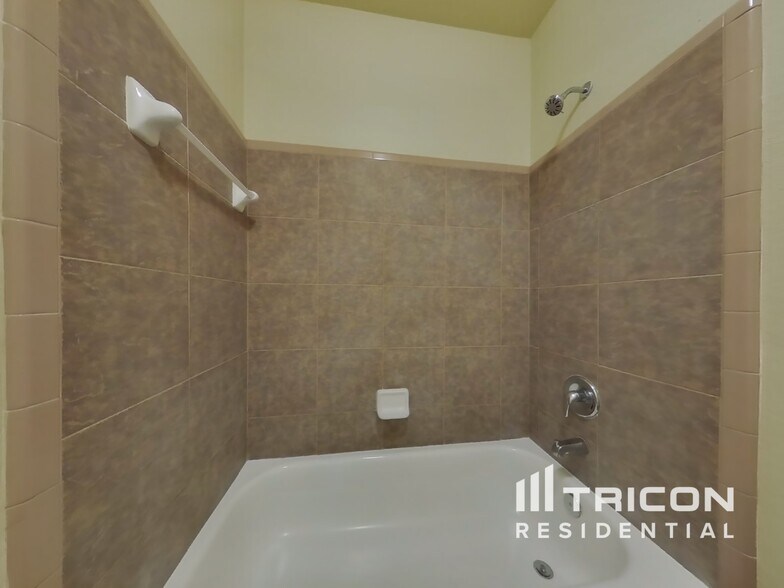 Building Photo - 8434 Walerga Rd