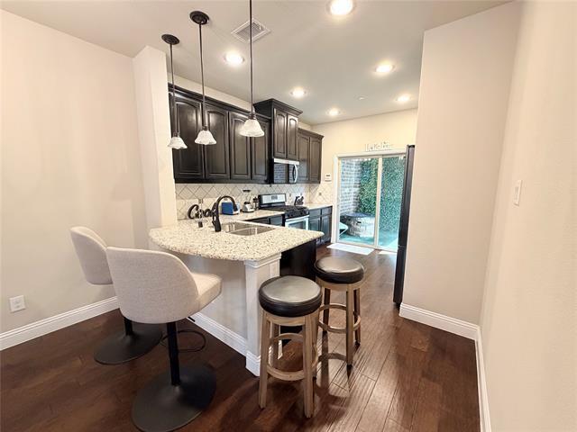 Building Photo - 305 Tottenham Ct