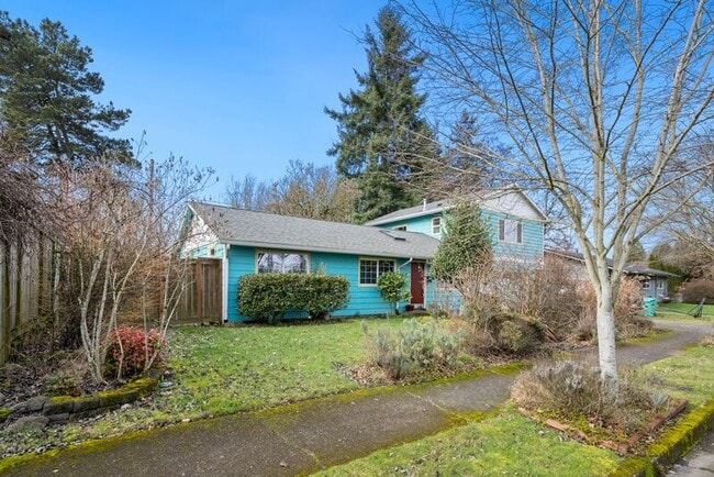 Building Photo - 8715 N Washburne Ave