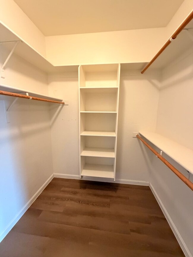 Building Photo - End Unit *Gated* Downtown Phx Townhome 2 Car Garage!