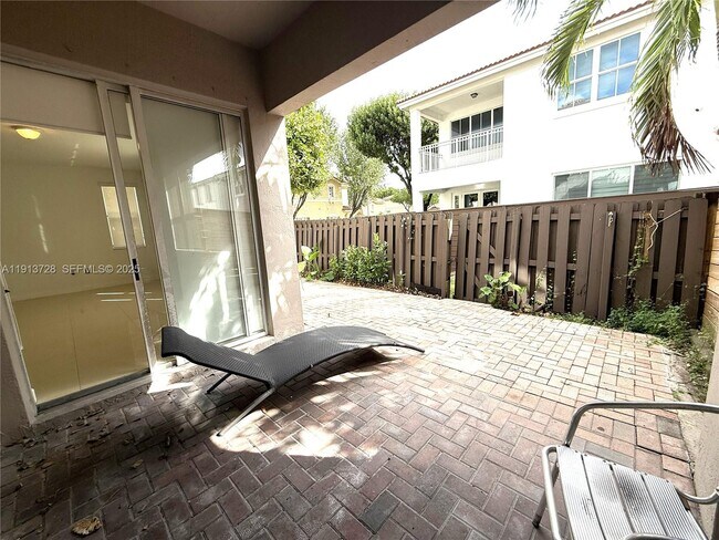 Building Photo - 10802 NW 84th Ln