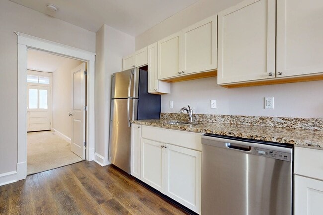 Interior Photo - Argyle