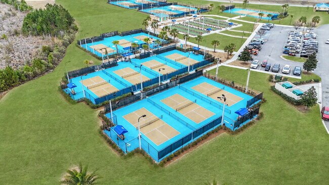 Building Photo - "Charming 2-Bedroom Retreat with 2 Baths and Den - 1558 Sq. Ft. of Comfort in Latitude Margaritav...