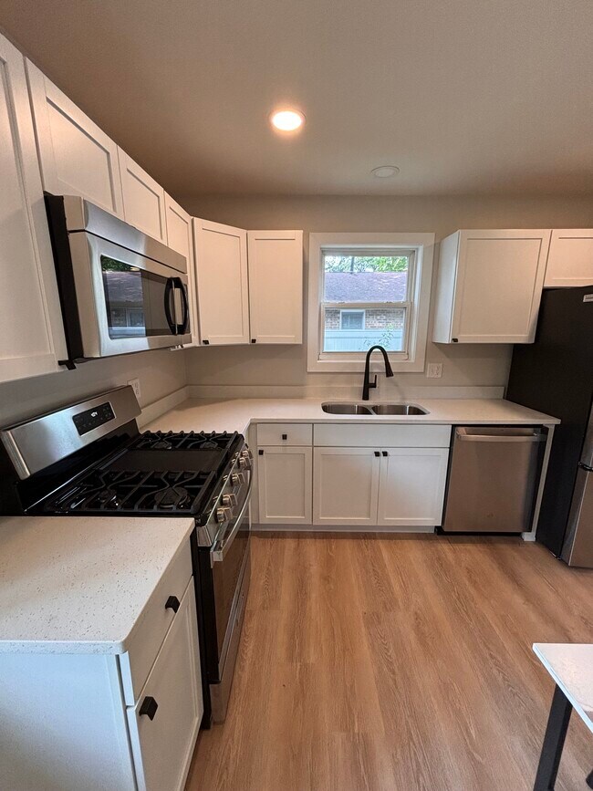 Building Photo - 1101 Salem St