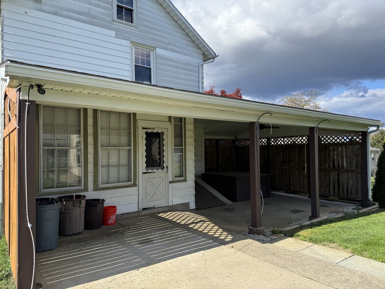 Rear Portch - 2214 Main St