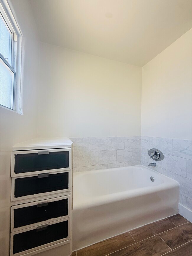 Building Photo - 818 Shenandoah St