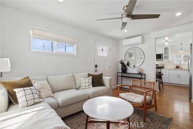 Building Photo - 725 N Bandini St