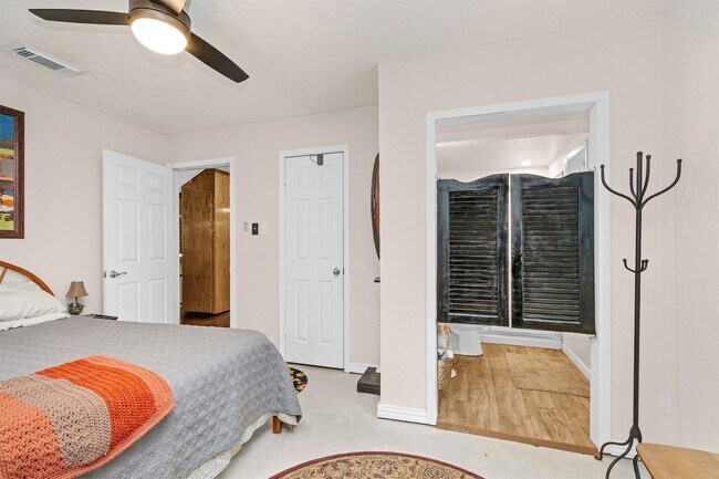 Building Photo - 628 Bullfrog Ln
