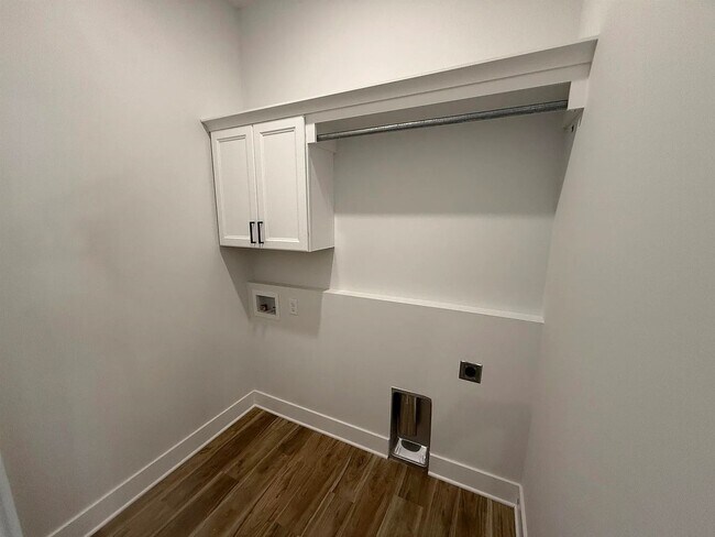 Building Photo - 5538 42nd St
