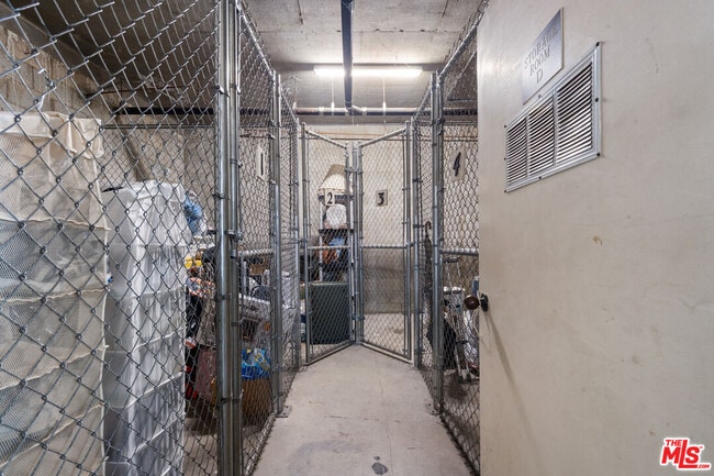 Building Photo - 4477 Wilshire Blvd