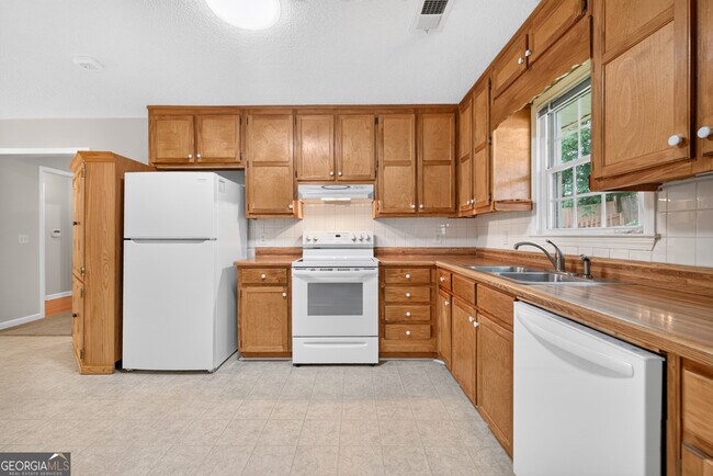 Building Photo - 129 Springbrook Dr