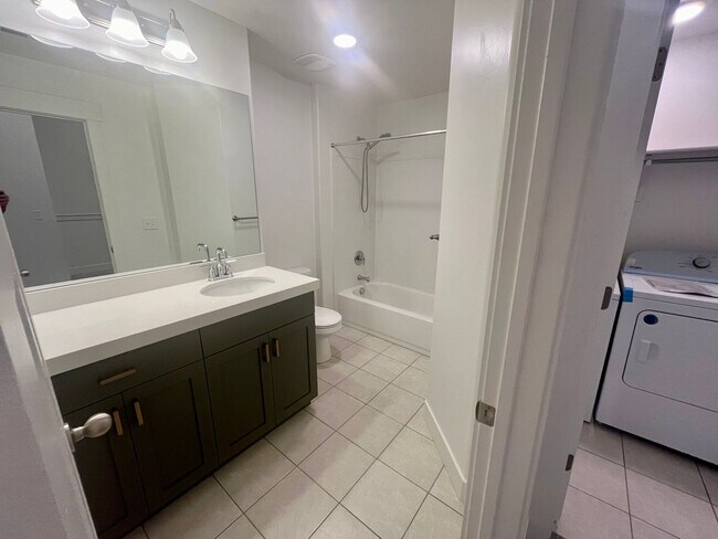 Building Photo - Lovely townhome for rent in American Fork