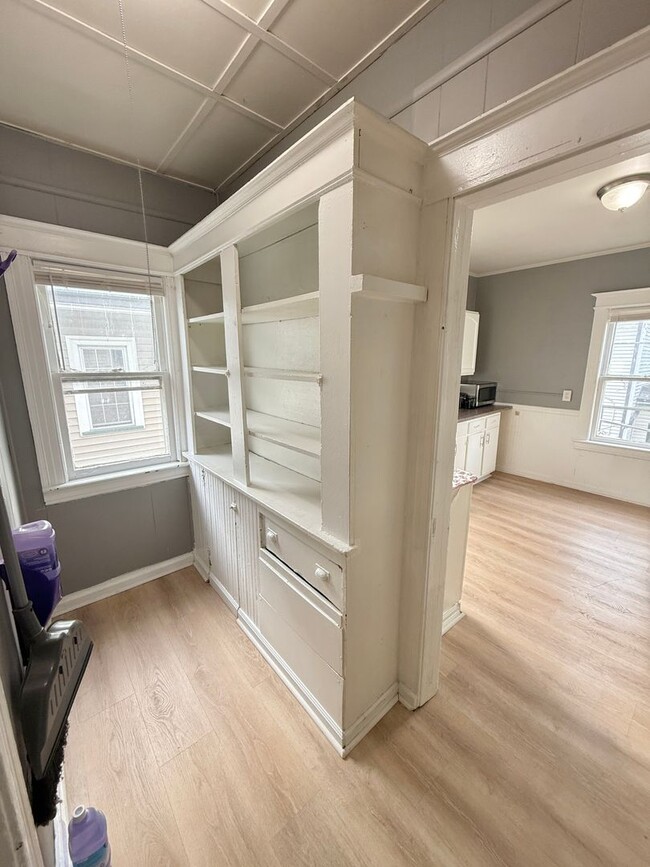 Building Photo - 287-289 Reynolds Street